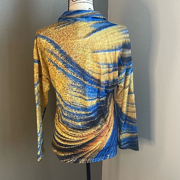 Adorable Blouse with long sleeves in pretty blues and golds in Size M - Picture 4 of 8